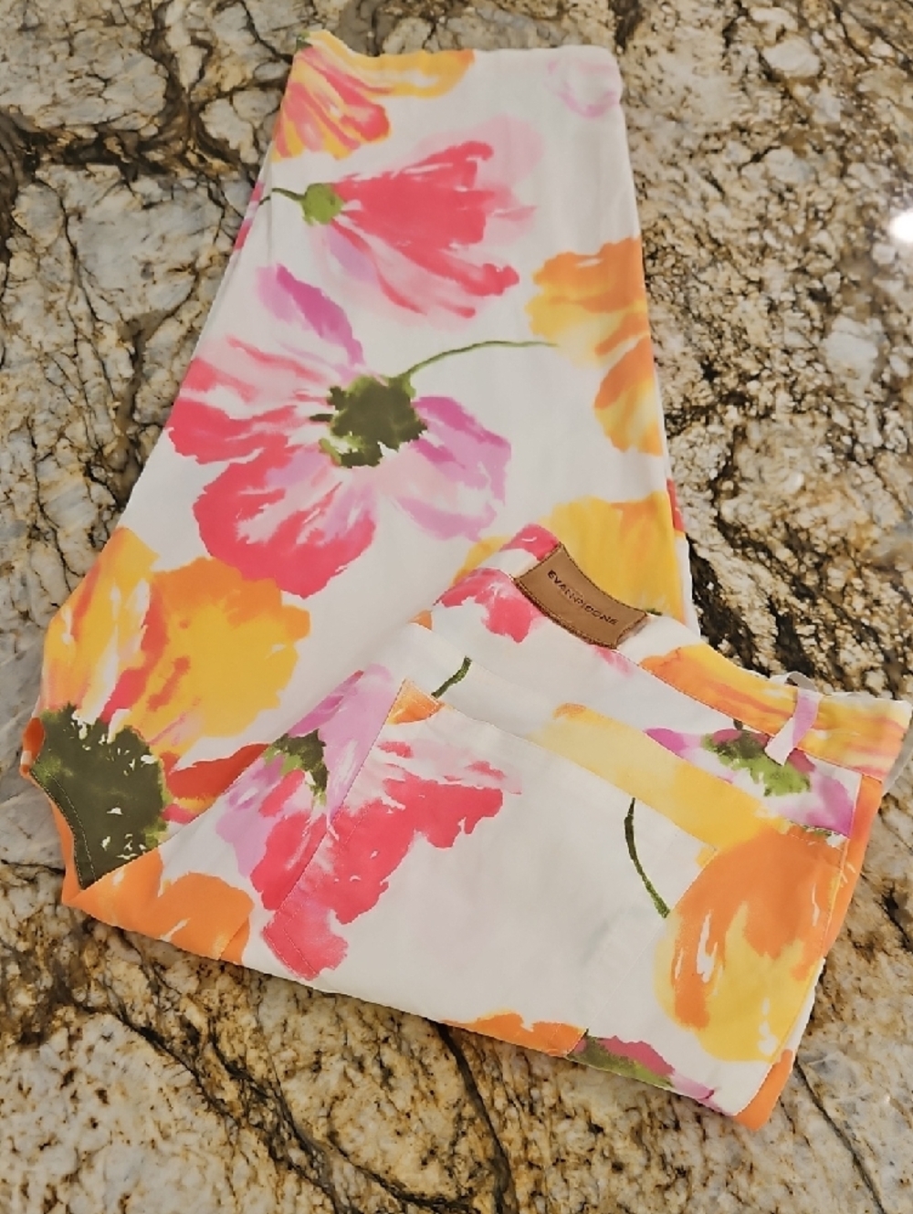 Evan Picone Pink and Peach Floral Pants. Size 16. Inseam 23". Rise Flat 12" - Picture 6 of 6